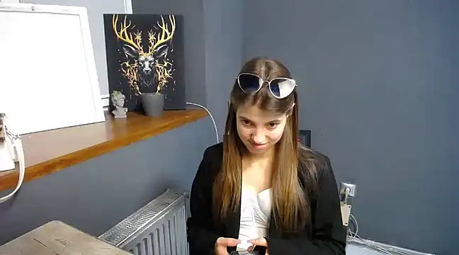 felicity gold online show from March 10, 2025, 7:21 am