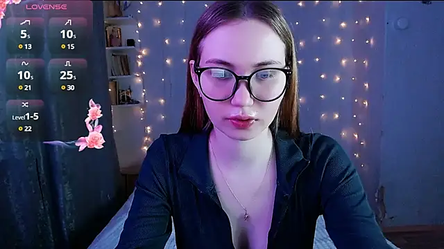 Snapshot of Miya_Mark chatting on February 17, 2025, 6:59 pm Miya Mark online show from February 17, 2025, 6:59 pm