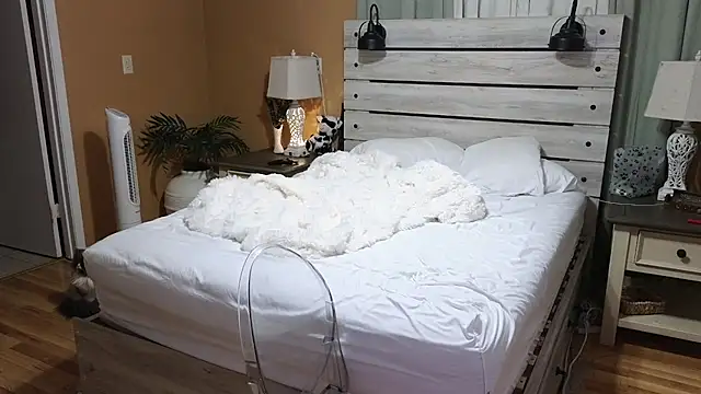 TexasTattooedHouseWife online show from December 23, 2025, 3:04 am