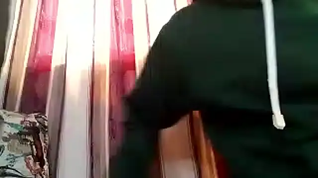 Loggan donnelly online show from November 6, 2025, 6:31 pm