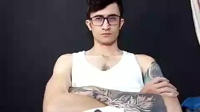 Loggan donnelly online show from December 2, 2025, 9:32 pm