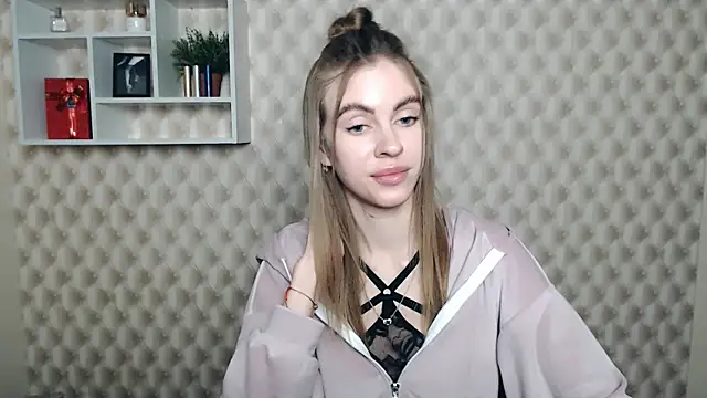 AlisaCatty  online show from March 21, 2025, 10:28 am