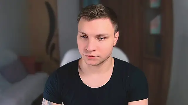 handsome guy01 online show from February 20, 2025, 1:36 am