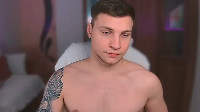 handsome guy01 online show from March 22, 2025, 12:28 am