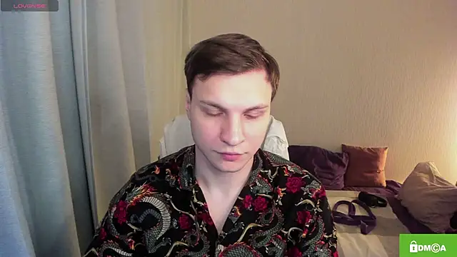 handsome guy01 online show from April 3, 2026, 8:29 pm