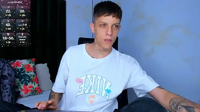 Snapshot of Adam_hard_ chatting on February 3, 2025, 7:42 pm Adam hard  online show from February 3, 2025, 7:42 pm