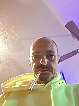 kjs daddy123 online show from May 3, 2026, 3:34 am