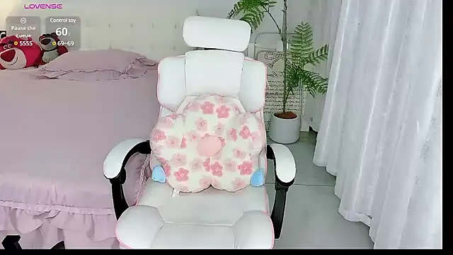 -Wendy   online show from March 4, 2025, 3:04 pm