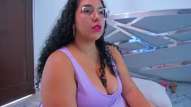 Tiffanymiller00 online show from December 9, 2024, 6:57 pm