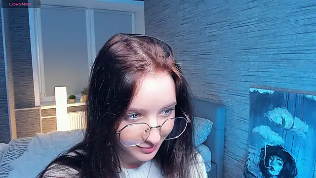 MerylHedley online show from December 14, 2024, 1:16 pm