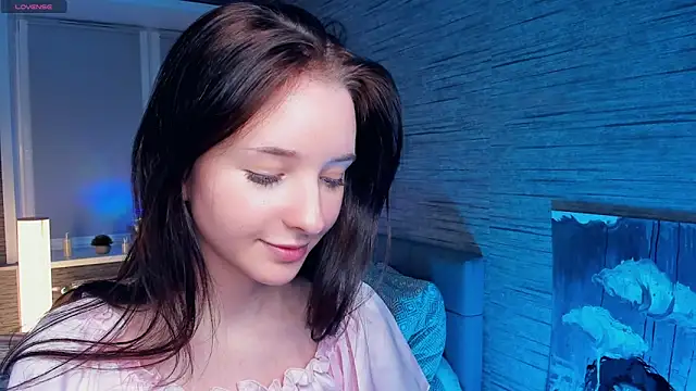 MerylHedley online show from December 26, 2024, 1:32 pm