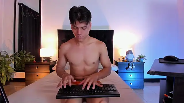 Snapshot of Valentino__X chatting on January 10, 2025, 4:30 pm Valentino X online show from January 10, 2025, 4:30 pm