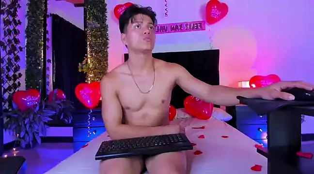 Snapshot of Valentino__X chatting on February 14, 2025, 6:08 pm Valentino X online show from February 14, 2025, 6:08 pm