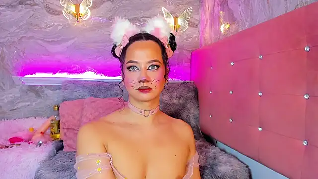 taylorbunny x online show from October 23, 2025, 5:40 am