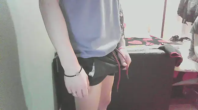 Snapshot of bogdy979 chatting on December 23, 2024, 11:28 pm bogdy979 online show from December 23, 2024, 11:28 pm