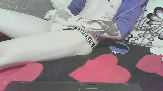 Snapshot of bogdy979 chatting on December 26, 2024, 6:33 pm bogdy979 online show from December 26, 2024, 6:33 pm