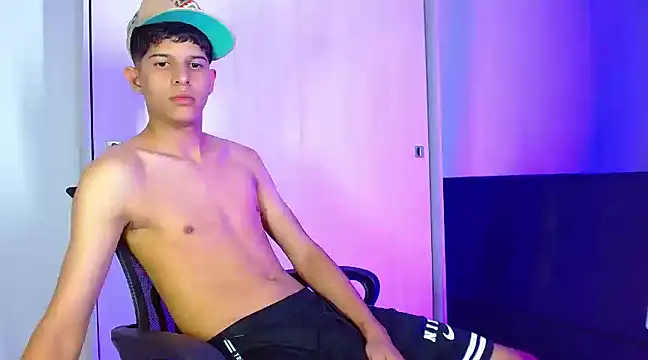 Snapshot of LiamGadiell chatting on December 19, 2024, 9:18 am LiamGadiell online show from December 19, 2024, 9:18 am