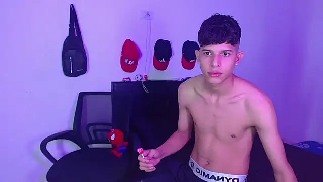 Snapshot of LiamGadiell chatting on February 24, 2025, 4:16 am LiamGadiell online show from February 24, 2025, 4:16 am