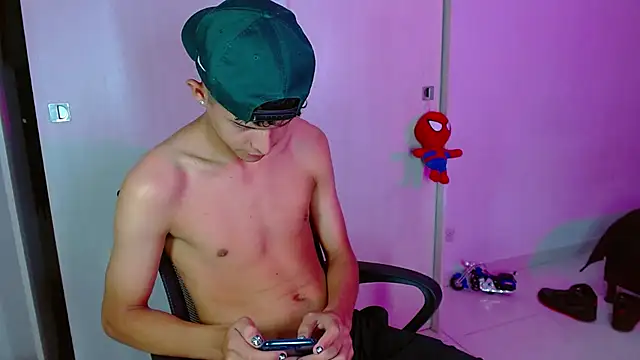 Snapshot of LiamGadiell chatting on March 3, 2025, 4:14 am LiamGadiell online show from March 3, 2025, 4:14 am