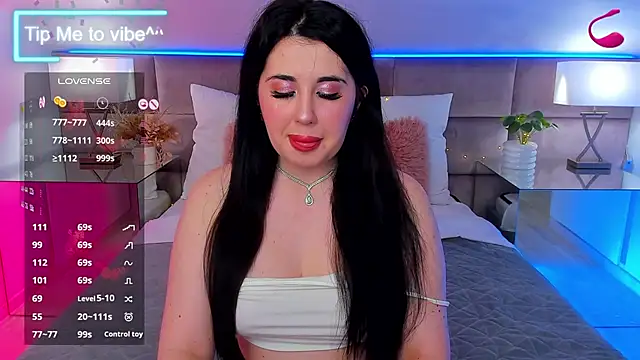 Mayzzie online show from November 13, 2025, 8:30 pm