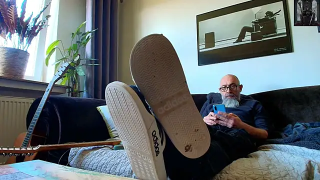 Kingsscepter online show from March 16, 2025, 2:33 pm