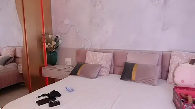 JullyBlair online show from March 13, 2025, 5:00 am