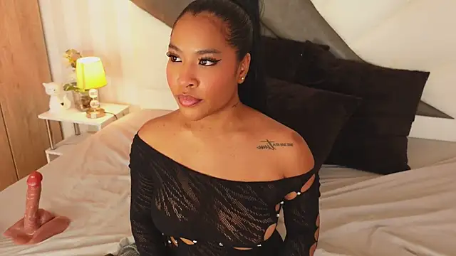 IzzyyBeelmonth online show from December 29, 2024, 1:45 am