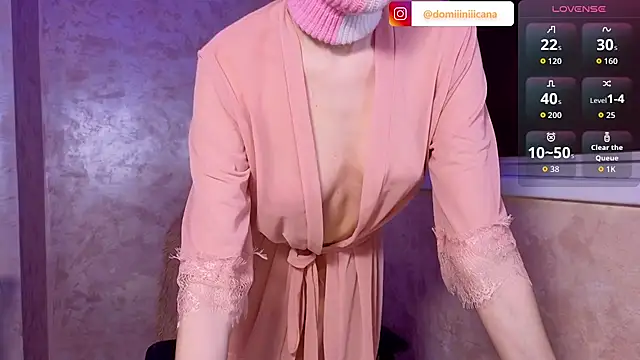 Snapshot of Domiiiniiicana chatting on February 19, 2026, 10:50 pm Domiiiniiicana online show from February 19, 2026, 10:50 pm