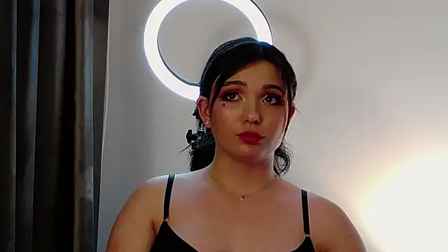 AveryWillow online show from March 1, 2025, 1:51 pm