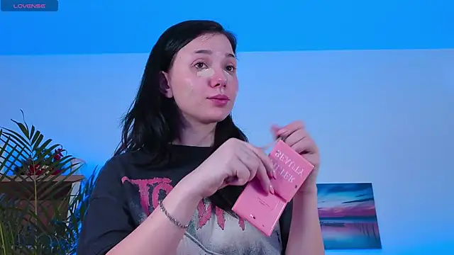 AveryWillow online show from January 12, 2026, 6:57 pm