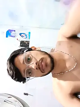 Snapshot of skinnyyyyyyyyy chatting on February 12, 2025, 4:12 am skinnyyyyyyyyy online show from February 12, 2025, 4:12 am