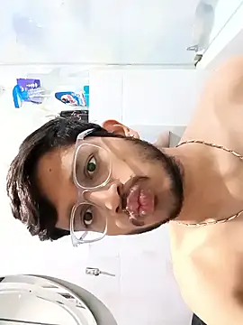 Snapshot of skinnyyyyyyyyy chatting on February 15, 2025, 2:58 am skinnyyyyyyyyy online show from February 15, 2025, 2:58 am