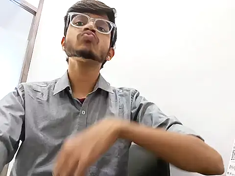 Snapshot of skinnyyyyyyyyy chatting on February 18, 2025, 8:27 am skinnyyyyyyyyy online show from February 18, 2025, 8:27 am