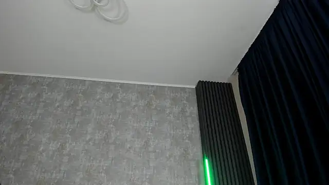 Milla Heart online show from February 21, 2025, 6:26 pm