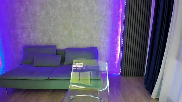 Milla Heart online show from March 13, 2025, 5:18 pm