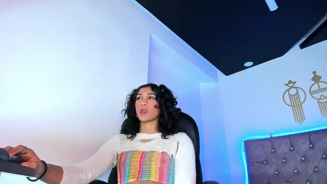 MiaCavallii  online show from February 15, 2025, 10:00 am