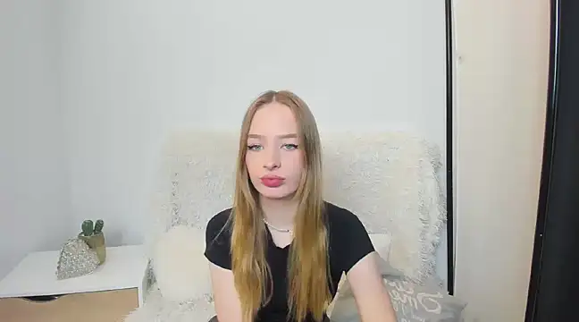 Snapshot of LilaGold chatting on January 6, 2025, 3:51 pm LilaGold online show from January 6, 2025, 3:51 pm