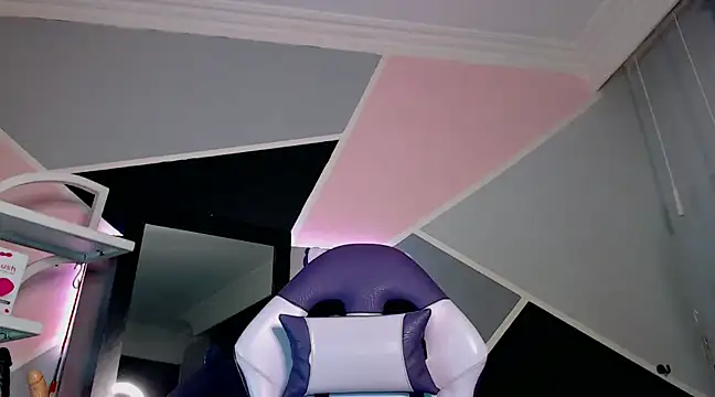 Samanta james19 online show from December 12, 2024, 4:43 pm