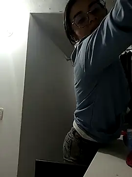 Hanna Kinsley online show from December 5, 2024, 3:37 am