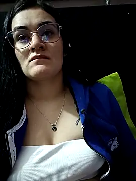 Hanna Kinsley online show from September 20, 2025, 4:35 am