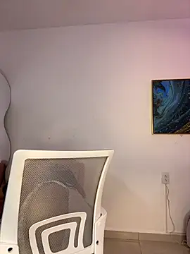 naomiii   online show from September 16, 2025, 3:29 am