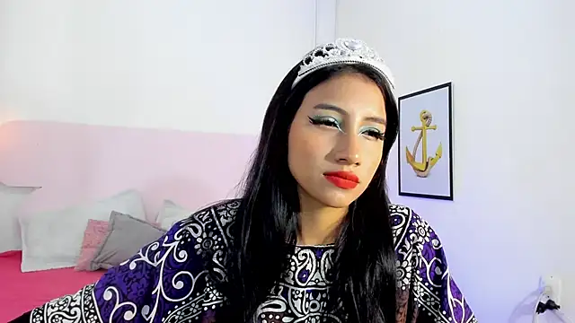 naomiii   online show from September 24, 2025, 12:19 pm