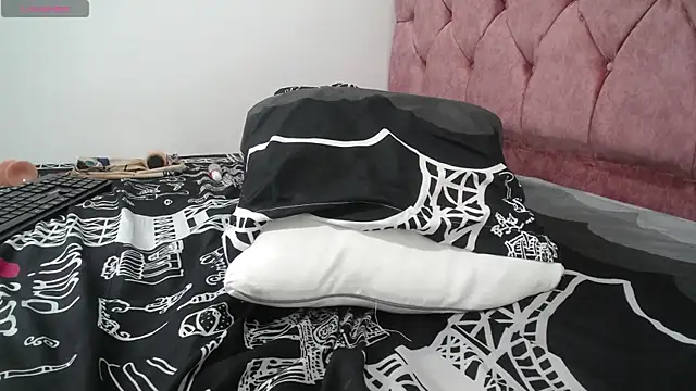 Snapshot of AMBER_LOVE22 chatting on January 4, 2025, 6:30 pm AMBER LOVE22 online show from January 4, 2025, 6:30 pm