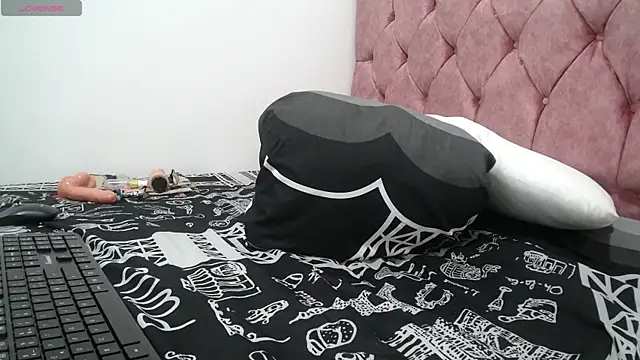 Snapshot of AMBER_LOVE22 chatting on January 6, 2025, 10:05 pm AMBER LOVE22 online show from January 6, 2025, 10:05 pm