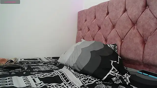 Snapshot of AMBER_LOVE22 chatting on January 9, 2025, 8:11 pm AMBER LOVE22 online show from January 9, 2025, 8:11 pm