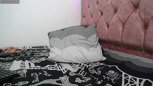 Snapshot of AMBER_LOVE22 chatting on January 9, 2025, 11:13 pm AMBER LOVE22 online show from January 9, 2025, 11:13 pm