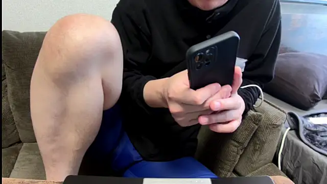 Snapshot of tuki_fu chatting on January 25, 2025, 7:06 am tuki fu online show from January 25, 2025, 7:06 am