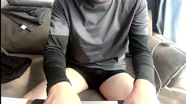 Snapshot of tuki_fu chatting on March 10, 2025, 4:17 am tuki fu online show from March 10, 2025, 4:17 am