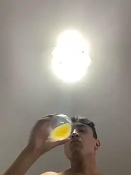 LCarreraa online show from January 19, 2025, 4:12 am