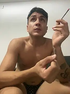 LCarreraa online show from January 21, 2025, 11:24 pm